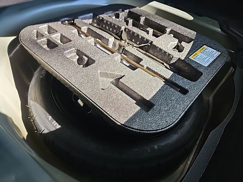 Used 2022 Toyota Corolla LE image 40