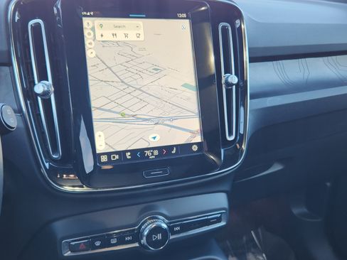 Used 2023 Volvo XC40 Recharge Ultimate image 10