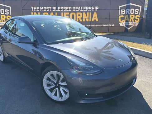 Used 2021 Tesla Model 3 Standard Range Plus RWD image 2