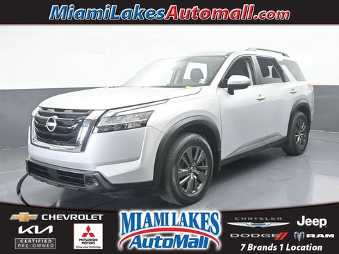 Used 2022 Nissan Pathfinder SV w/ SV Premium Package image 1