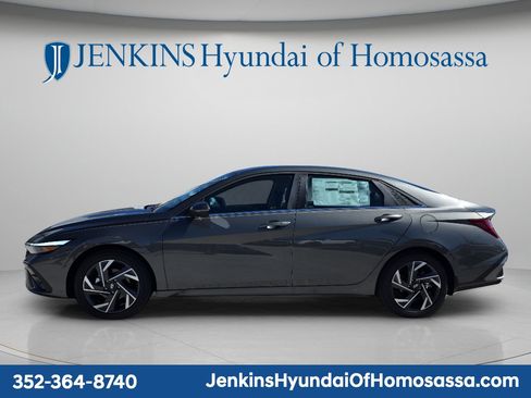 New 2026 Hyundai Elantra Limited FWD image 8