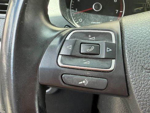 Used 2014 Volkswagen Jetta SE FWD image 23