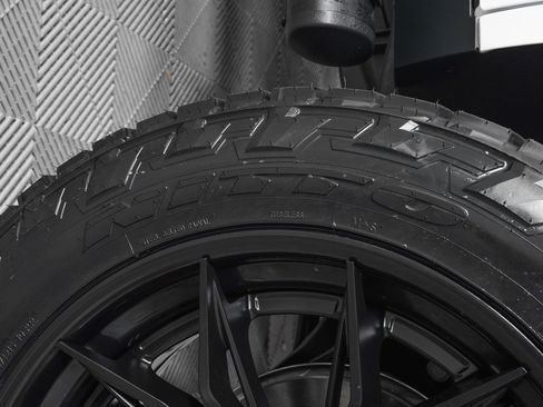 Used 2026 Chevrolet Tahoe Z71 w/ Comfort Package image 37