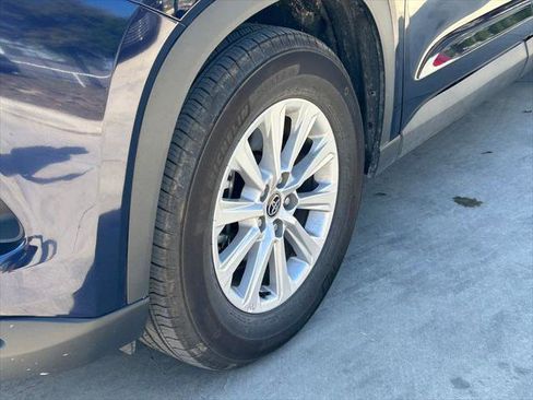 Certified 2025 Toyota Grand Highlander FWD image 9