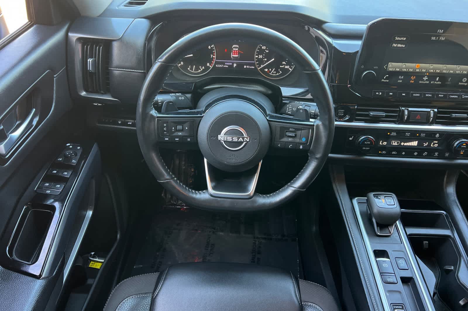 Used 2025 Nissan Pathfinder SL FWD image 16