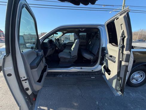 Used 2022 Ford F250 XL w/ Power Equipment Group image 27