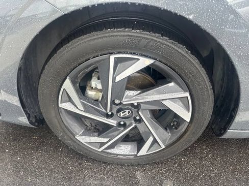 Used 2024 Hyundai Elantra SEL w/ Convenience Package FWD image 11