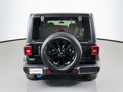 Used 2023 Jeep Wrangler Unlimited Sahara w/ Dual Top Group AWD/4WD image 7