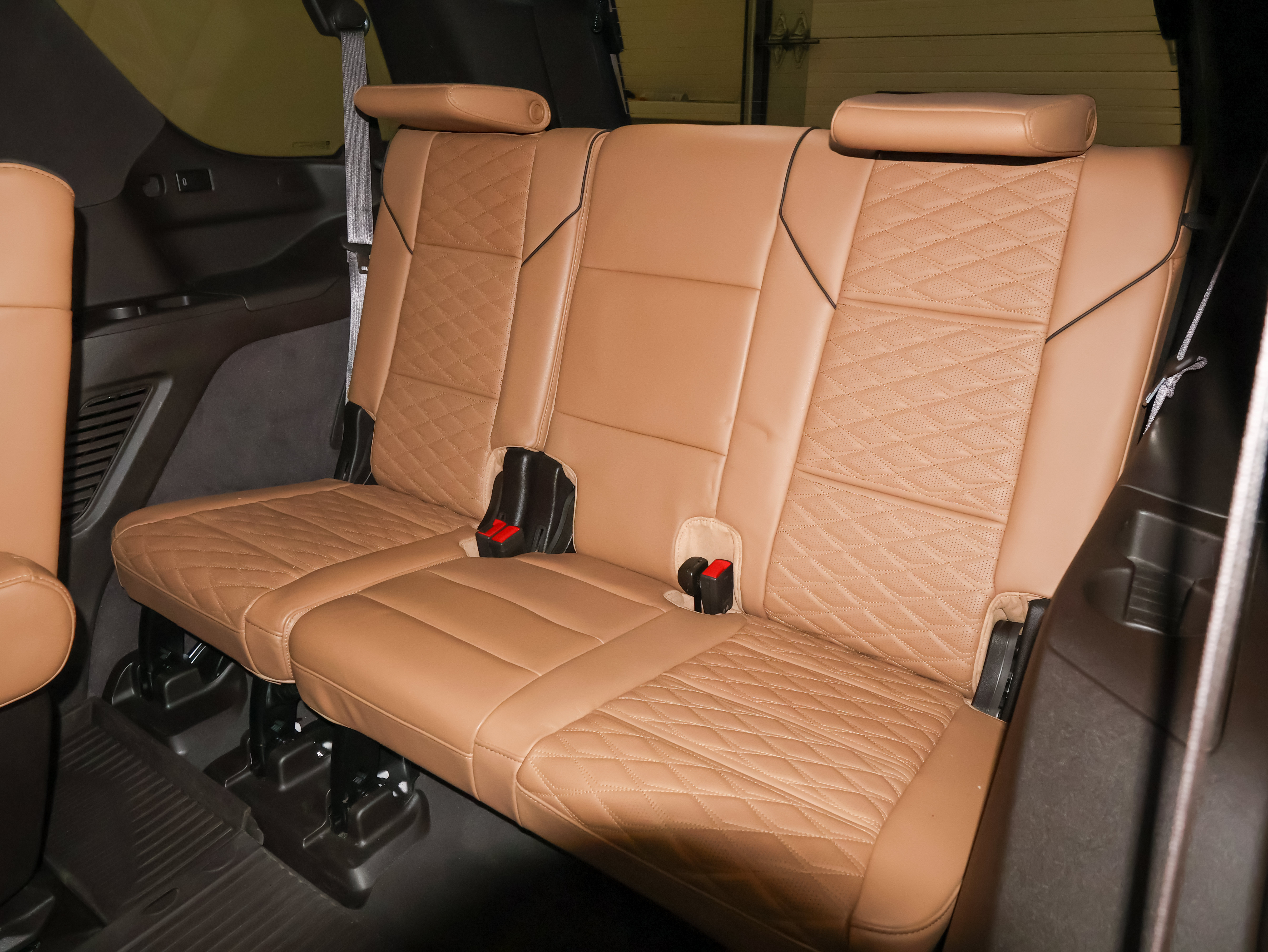 Used 2024 Cadillac Escalade Premium Luxury w/ Performance Package AWD/4WD image 26