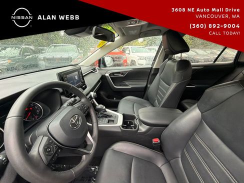 Used 2022 Toyota RAV4 XLE Premium AWD/4WD image 10