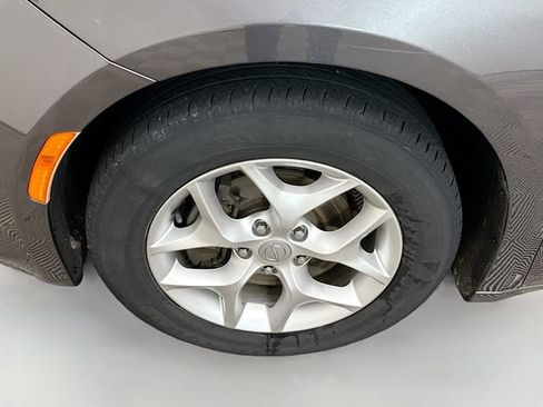 Used 2019 Chrysler Pacifica Touring-L Plus w/ Tire & Wheel Group image 34