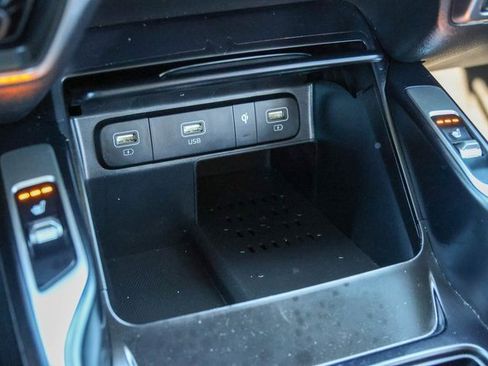 Used 2022 Kia Sorento EX w/ Panoramic Sunroof Package image 25