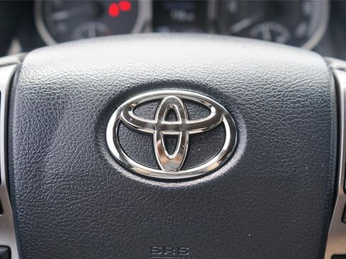 Used 2018 Toyota Tacoma Limited AWD/4WD image 16