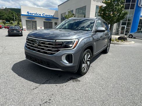 Used 2024 Volkswagen Atlas SEL AWD/4WD image 8