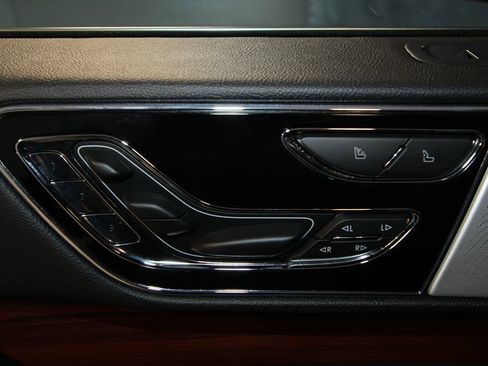 Used 2024 Lincoln Navigator L Reserve image 9