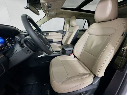 Certified 2020 Ford Explorer Limited w/ Class III Trailer Tow Package image 12