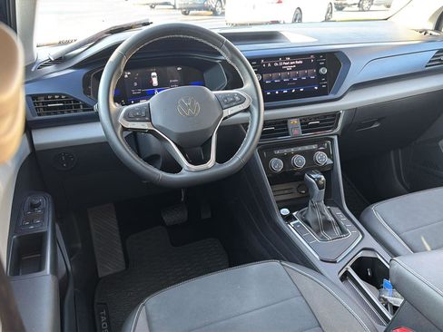 Used 2023 Volkswagen Taos SE FWD image 18