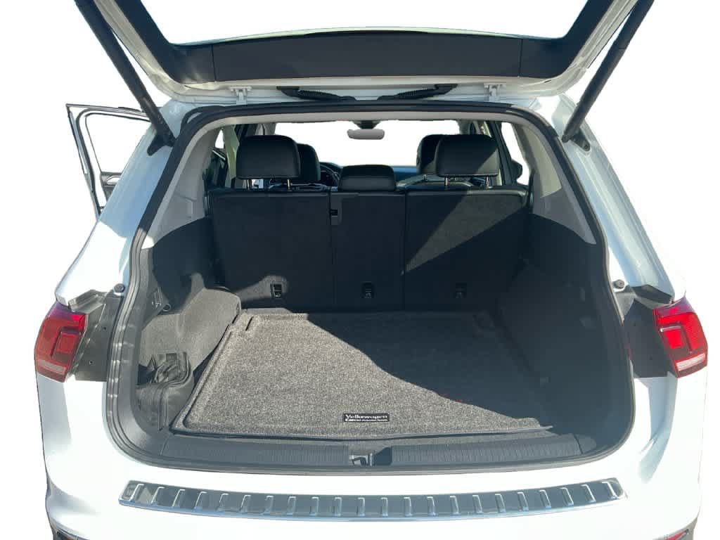 Used 2024 Volkswagen Tiguan SE AWD/4WD image 24