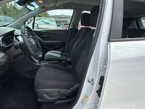 Used 2017 Chevrolet Trax LS w/ LPO, Cargo Package FWD image 23