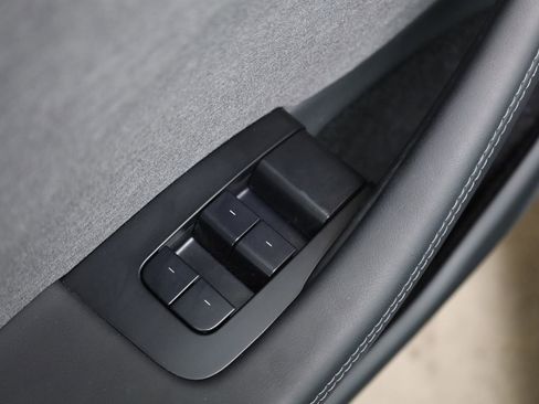 Used 2025 Tesla Model 3 Long Range RWD image 37