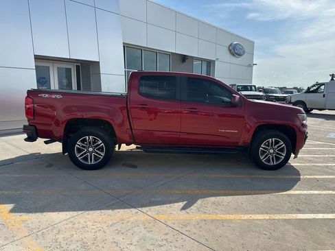 Used 2022 Chevrolet Colorado W/T w/ Custom Special Edition AWD/4WD image 10