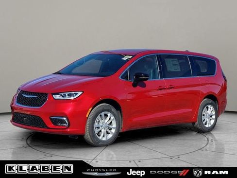 New 2026 Chrysler Pacifica Select AWD/4WD image 1