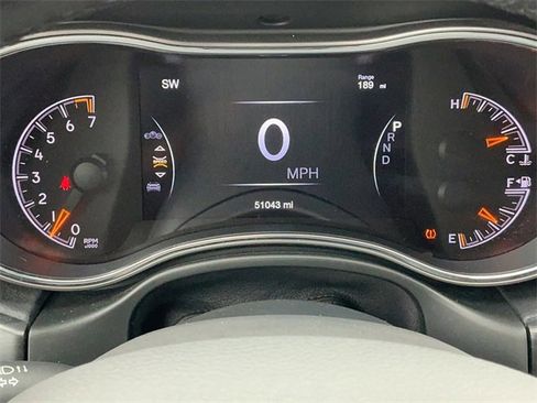 Used 2020 Jeep Grand Cherokee Limited image 32