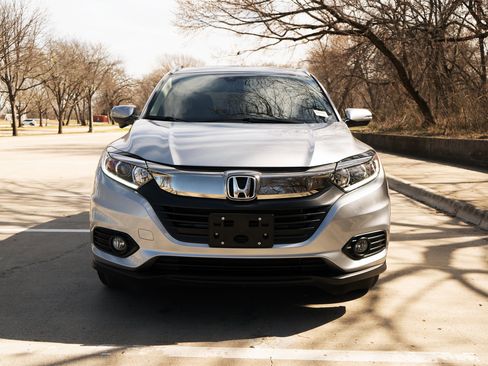 Used 2021 Honda HR-V EX-L image 3