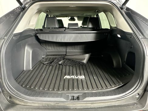 Used 2023 Toyota RAV4 XLE Premium image 28