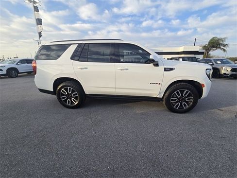 Used 2021 GMC Yukon AT4 w/ Technology Package image 4