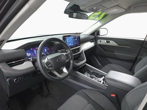 Certified 2025 Ford Explorer Active image 12