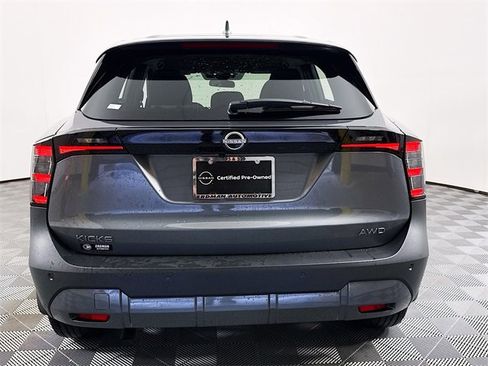 Certified 2025 Nissan Kicks SV image 22