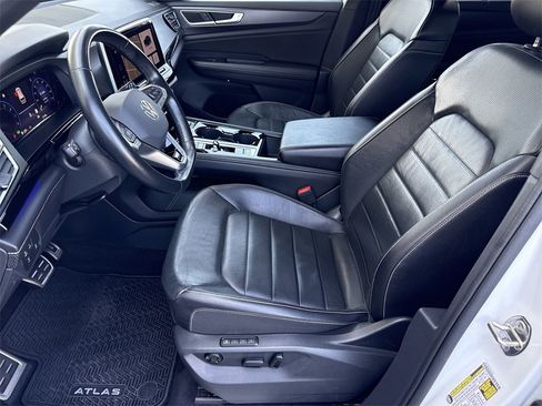 Certified 2024 Volkswagen Atlas Cross Sport SEL R-Line image 12