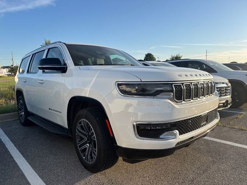 Used 2023 Jeep Wagoneer 2WD w/ Premium Group I image 3