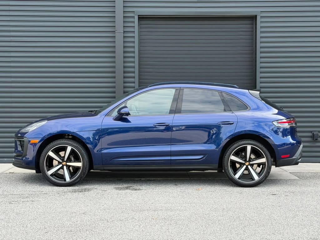 Used 2024 Porsche Macan S AWD/4WD image 2