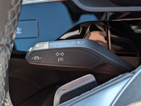 Used 2023 Audi e-tron Premium Plus w/ Premium Plus Package AWD/4WD image 29