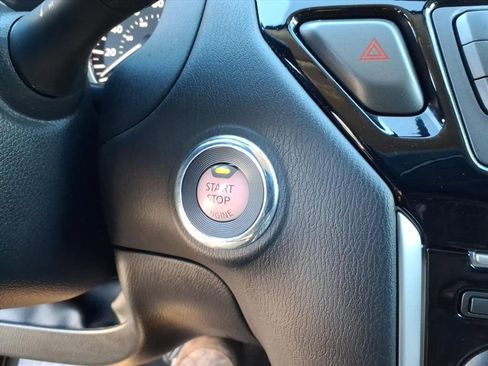 Used 2019 Nissan Pathfinder SV image 24