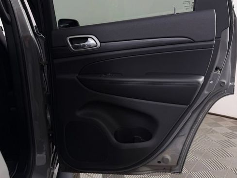 Used 2020 Jeep Grand Cherokee Altitude AWD/4WD image 30