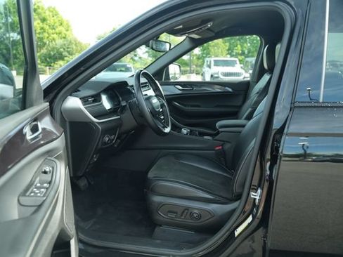 Used 2021 Jeep Grand Cherokee L Laredo AWD/4WD image 12