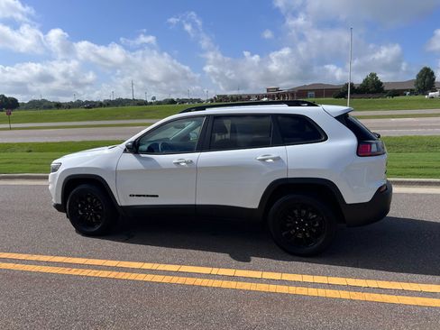 Used 2023 Jeep Cherokee Altitude Lux AWD/4WD image 8