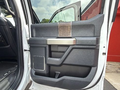 Used 2022 Ford F250 Lariat w/ Lariat Ultimate Package AWD/4WD image 34