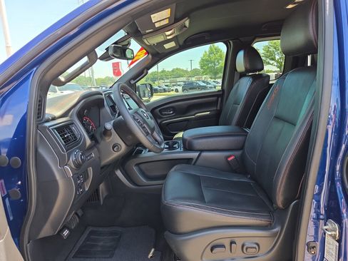 Used 2020 Nissan Titan PRO-4X w/ Pro-4x Convenience Package AWD/4WD image 10