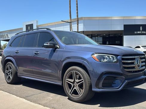 Used 2024 Mercedes-Benz GLS 450 4MATIC image 2