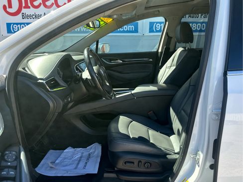 Used 2020 Buick Enclave Essence image 25