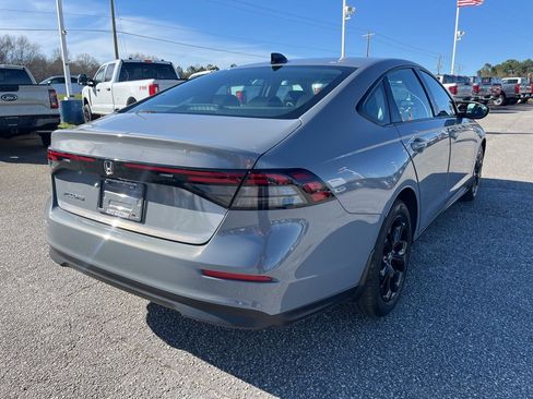 Used 2025 Honda Accord SE image 5