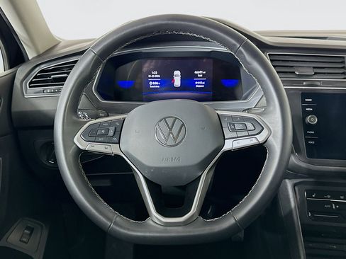 Used 2024 Volkswagen Tiguan SE image 18
