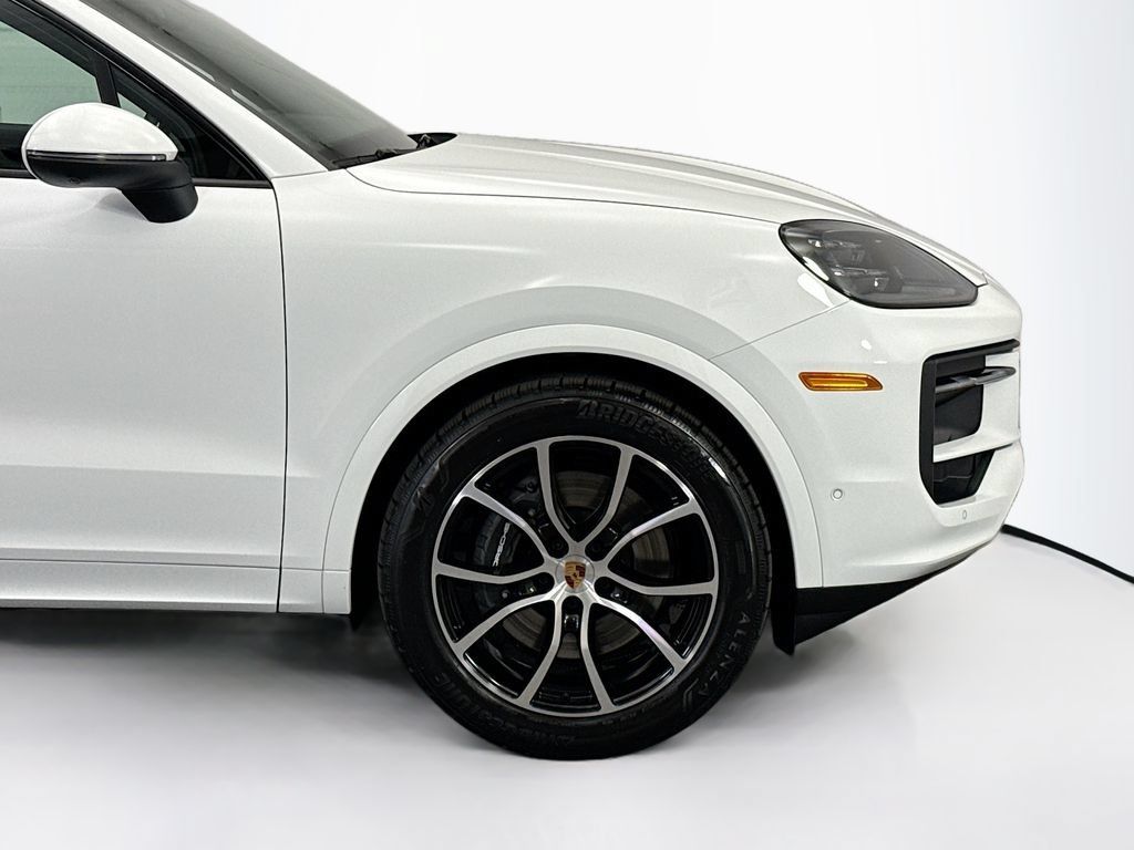 Used 2026 Porsche Cayenne AWD/4WD image 11