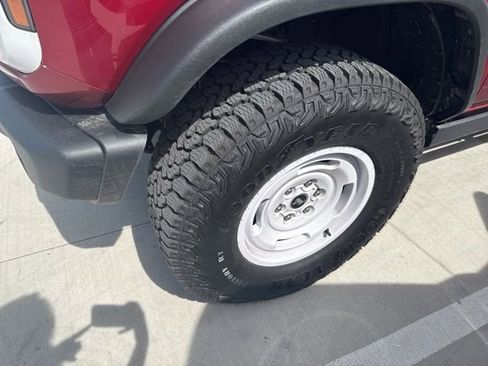 Used 2025 Ford Bronco Heritage Edition image 3