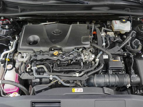 Used 2022 Toyota Camry SE FWD image 29