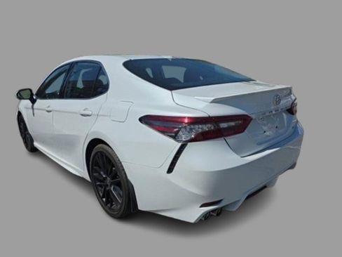 Used 2021 Toyota Camry XSE FWD image 6